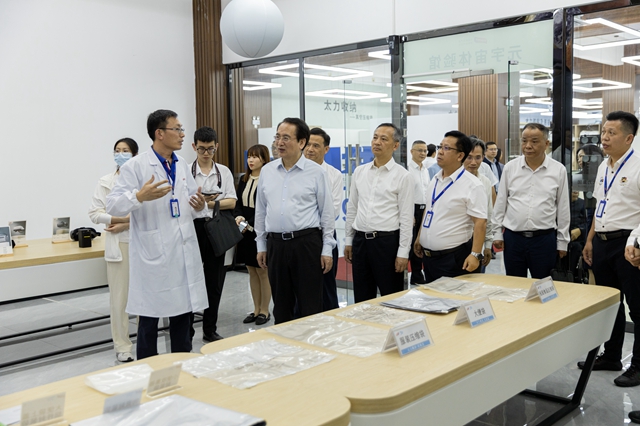 0CF2824B-CADD-44A7-813C-E16121F92F96-30252-00000477AF1D7F1F_副本.jpg